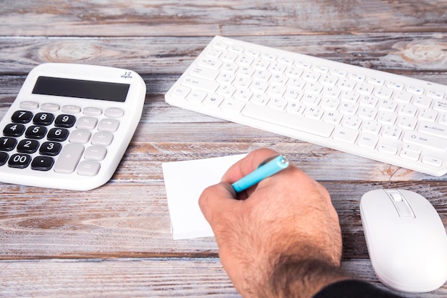 Jak poprawnie skorygować numer faktury bez zbędnych komplikacji?