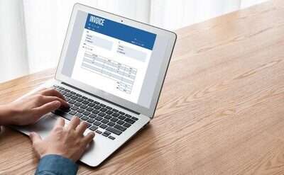 Jak prawidłowo księgować faktury otrzymane z Facebooka?