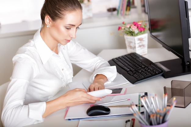 Jak prawidłowo zaksięgować fakturę korygującą sprzedaż?