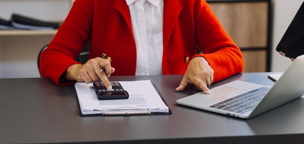 Księgowanie leasingu operacyjnego - na co zwrócić uwagę jako korzystający?