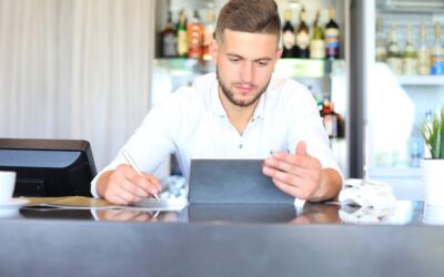 Prawidłowy opis faktury za usługę gastronomiczną – co warto wiedzieć?