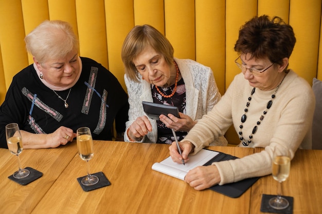 Czy emeryt rozlicza PIT samodzielnie?